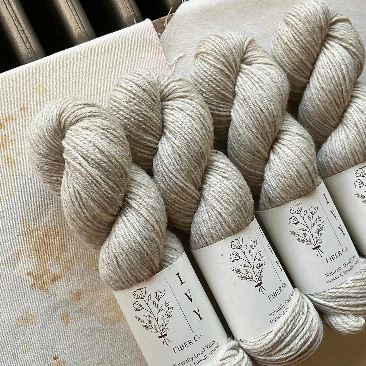 MEADOW DK - Sand